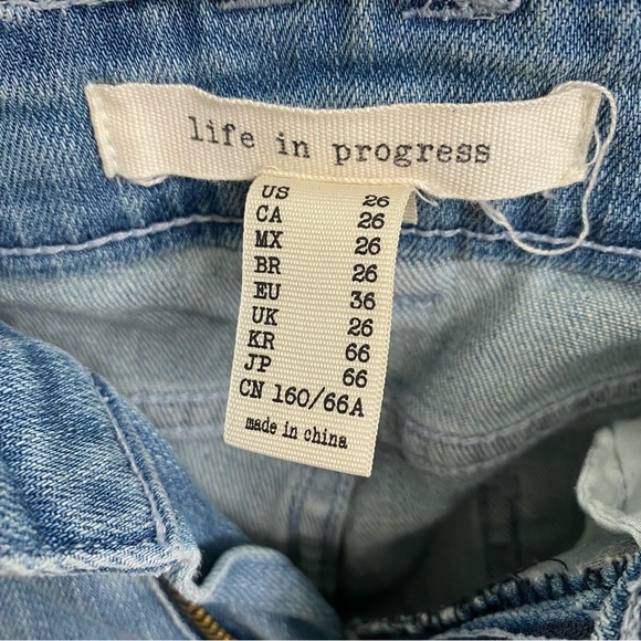Life in Progress Jeans - Picture 4 of 4